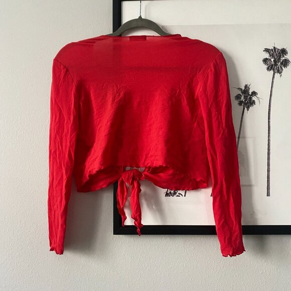 Eyeshadow | EUC Tie Front Long Sleeve Crop Top in Red Size Small - Picture 5 of 7